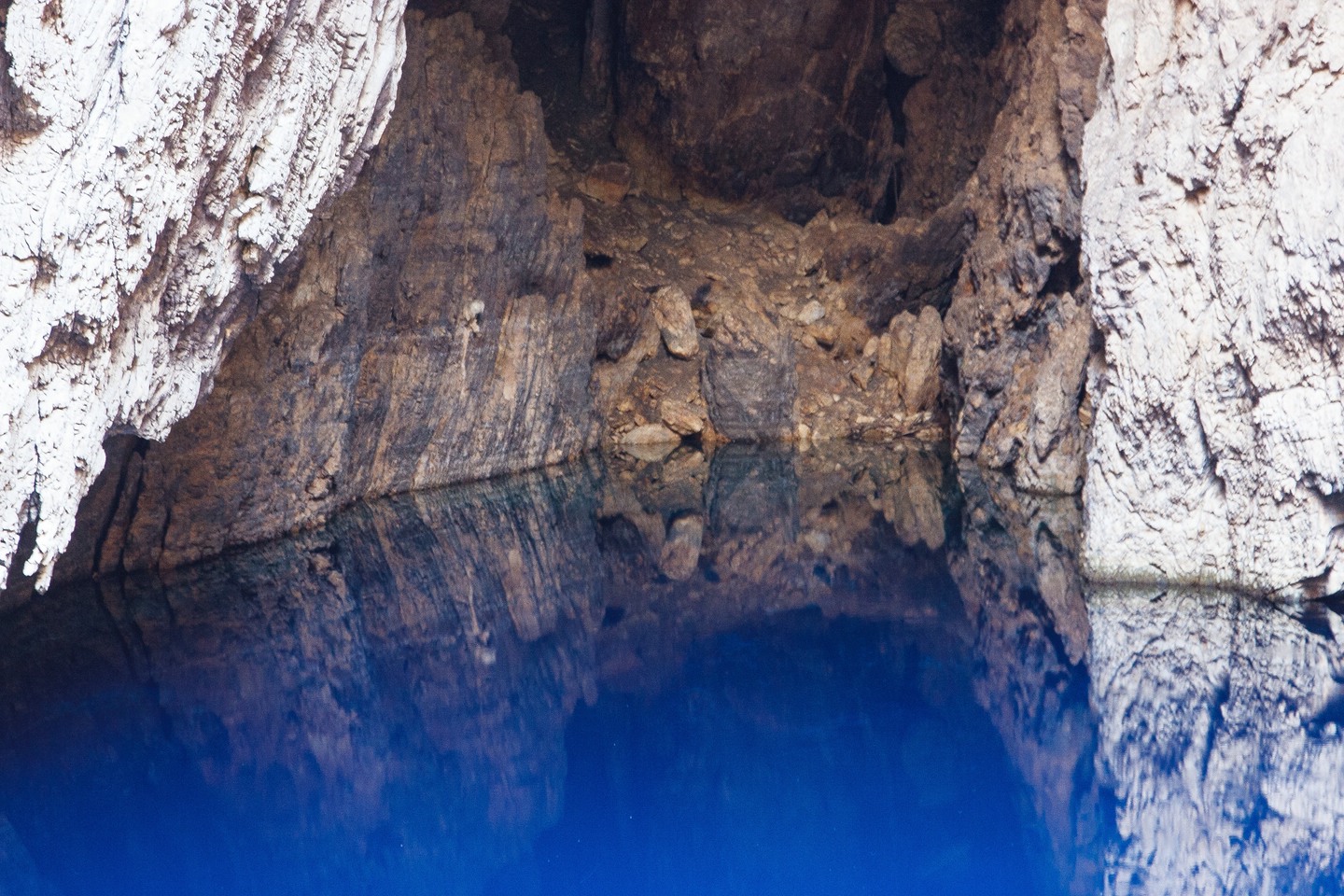 Chinhoyi Caves